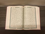 Hukum Mencium Mushaf Al Quran